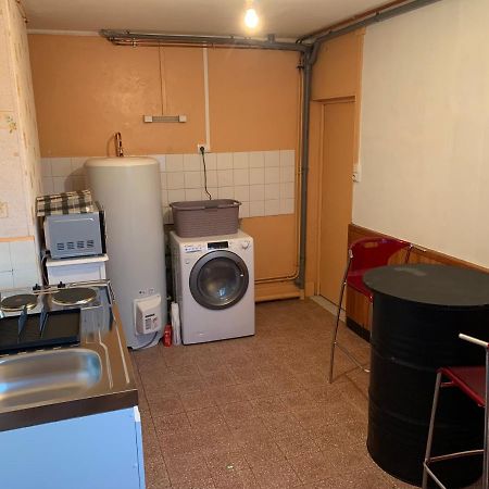 Studio Ideal Travail, Famille, Tout Y Est … Dompierre-sur-Besbre Exterior foto